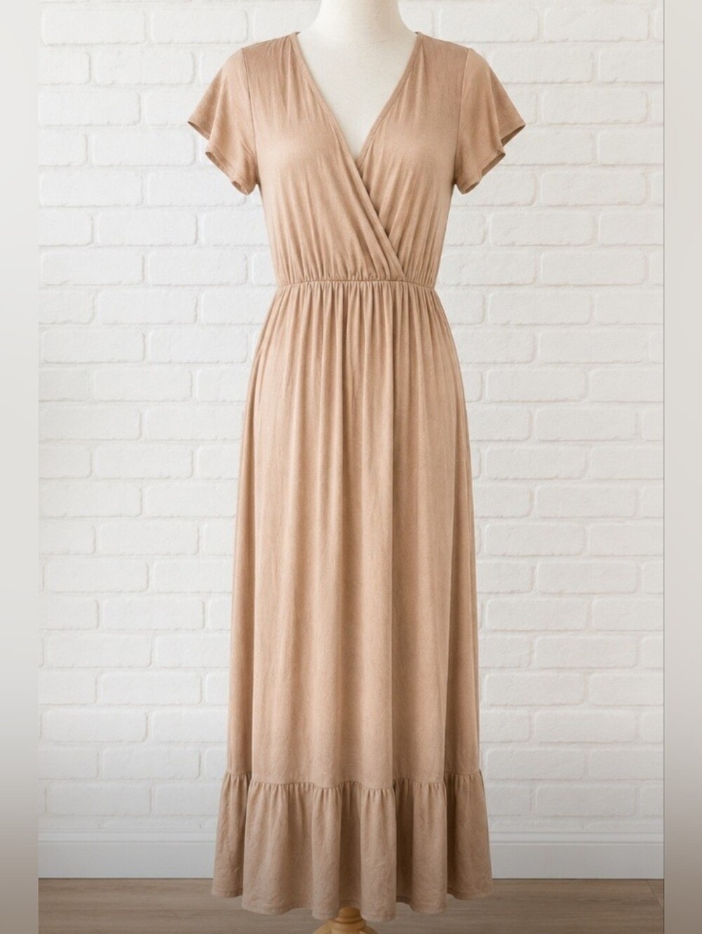 NWT Olivia Rae Size XS Tan Maxi Dress